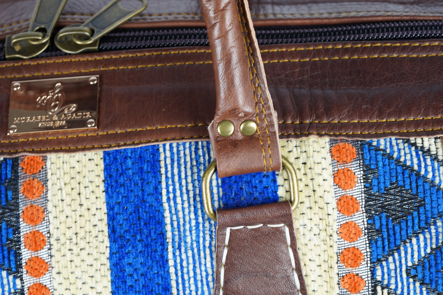 Reisetasche aus Leder mit traditionellem marokkanischen Teppichmuster